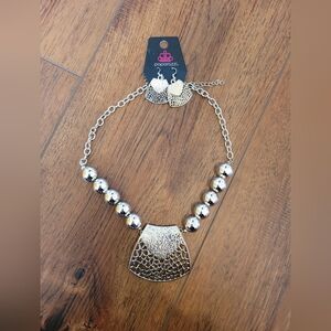 Paparazzi Silver Statement Necklace with Earrings